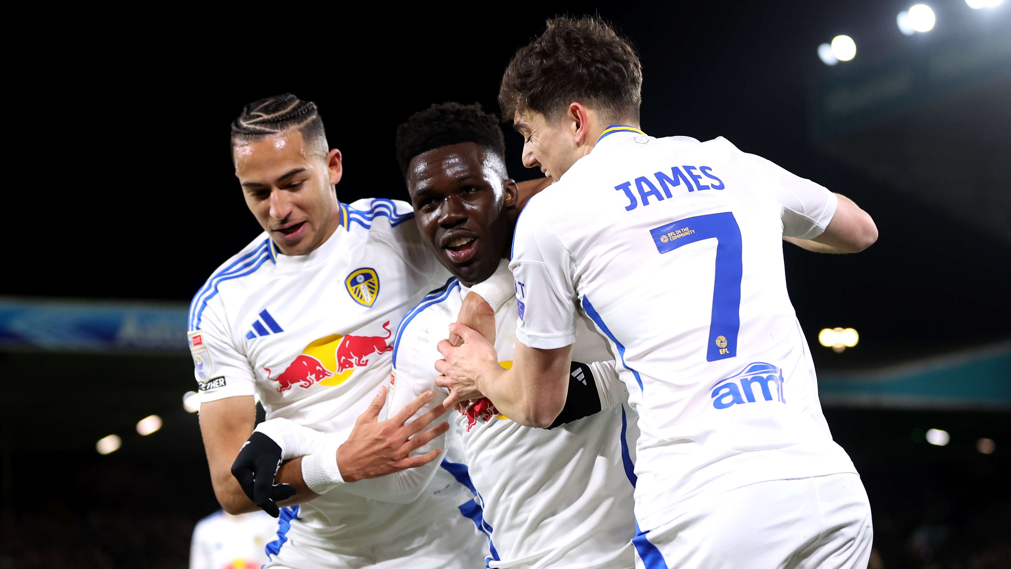 強決戰脫穎 強決戰脫穎